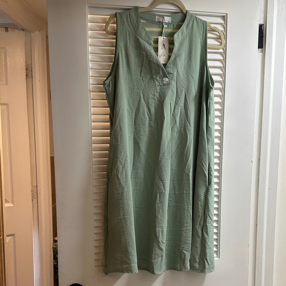 NWT Sleeveless Green Dress